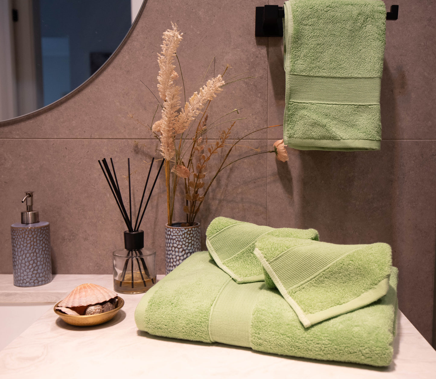 Majesty - Cozy Bliss Pack (1 Bath Towel, 2 Hand Towel, 2 Face Washer)